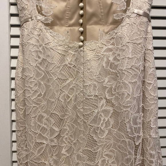 This dress needs a bride - Picture 7 of 7